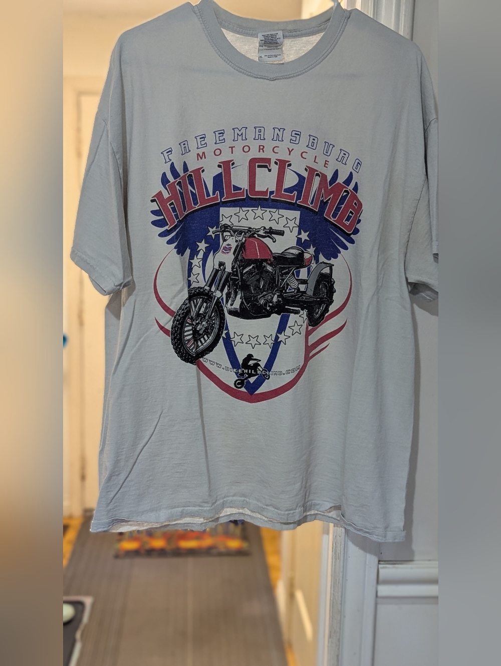 Vintage Hill Climb Motorcycle Graphic Tee in Light Gray
